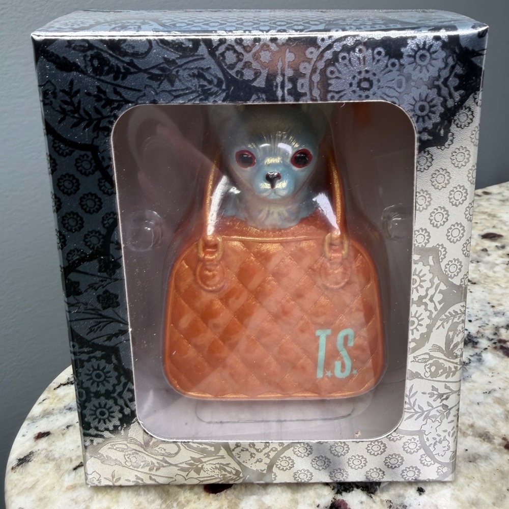 Taylor Swift Toy Chihuahua Barking At Me From A Tiny Purse Ornament